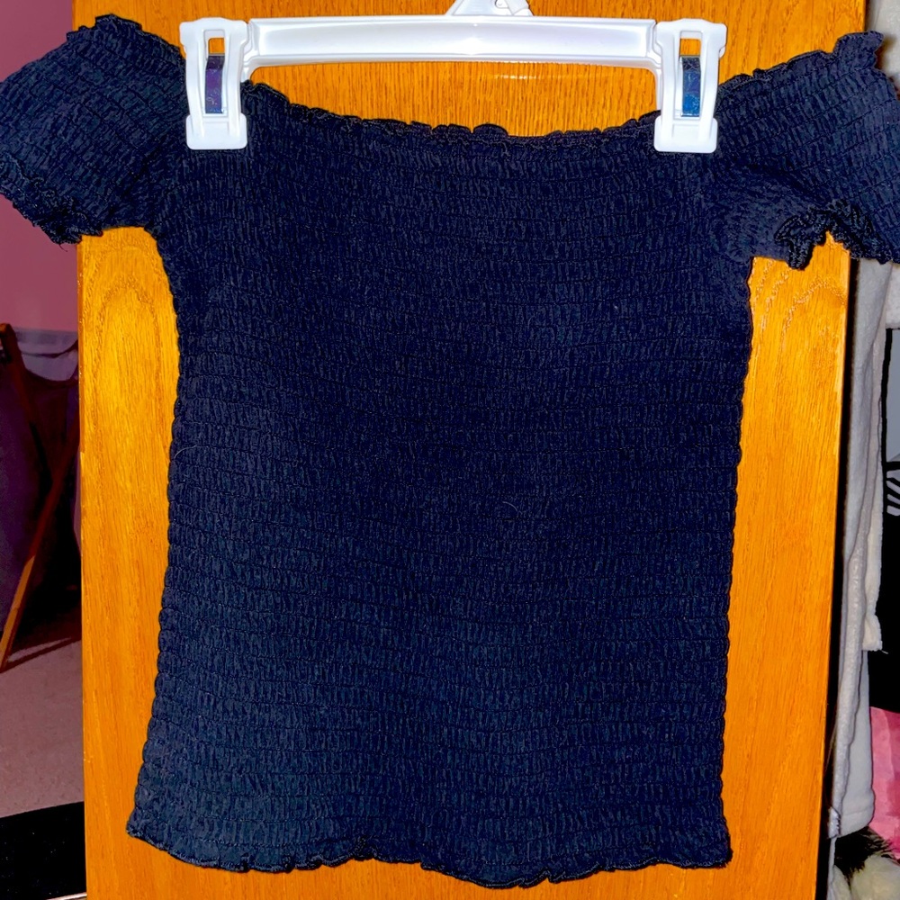 Hollister Off the Shoulder Black Ruffle Pattern Top